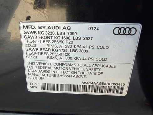 Used 2024 Audi Q8 e-tron Premium AWD/4WD image 35