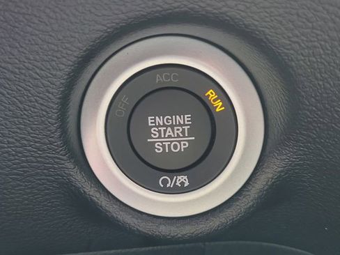 New 2026 Chrysler Voyager LX image 27