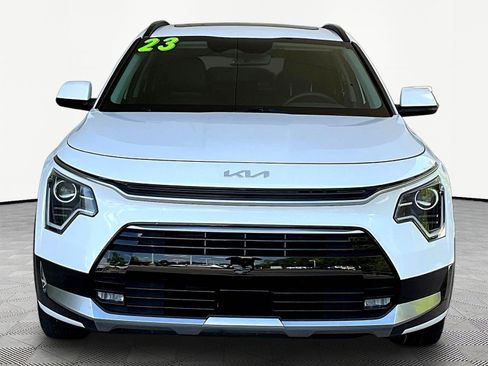Used 2023 Kia Niro EX Touring FWD image 2