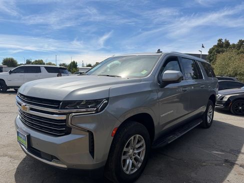 Used 2024 Chevrolet Suburban LT AWD/4WD image 1