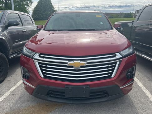 Used 2023 Chevrolet Traverse Premier AWD/4WD image 2