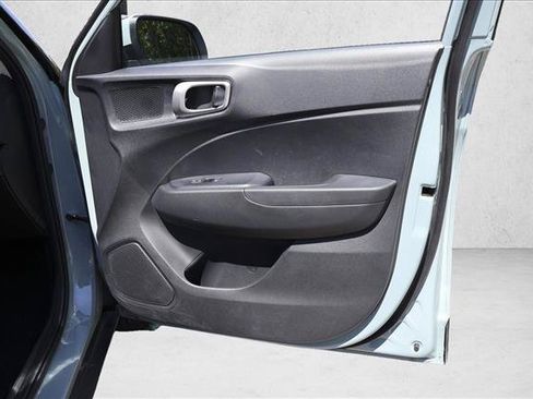 Certified 2026 Hyundai Venue SEL FWD image 30