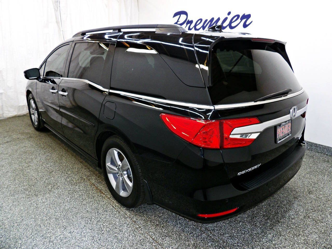 Used 2018 Honda Odyssey Elite image 4