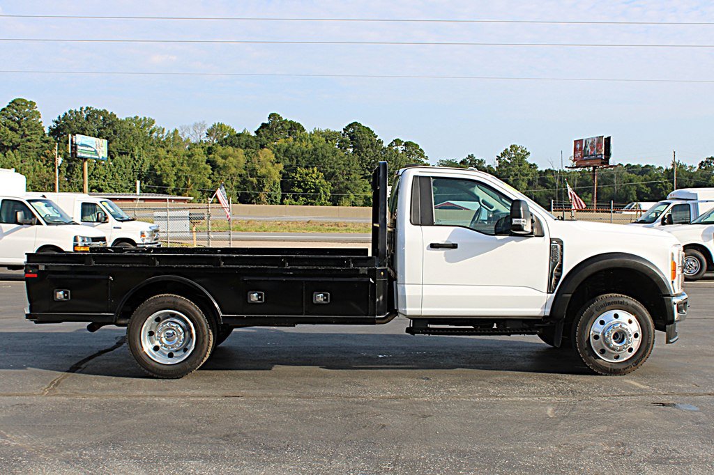 Used 2023 Ford F550 4x4 Regular Cab Super Duty image 9