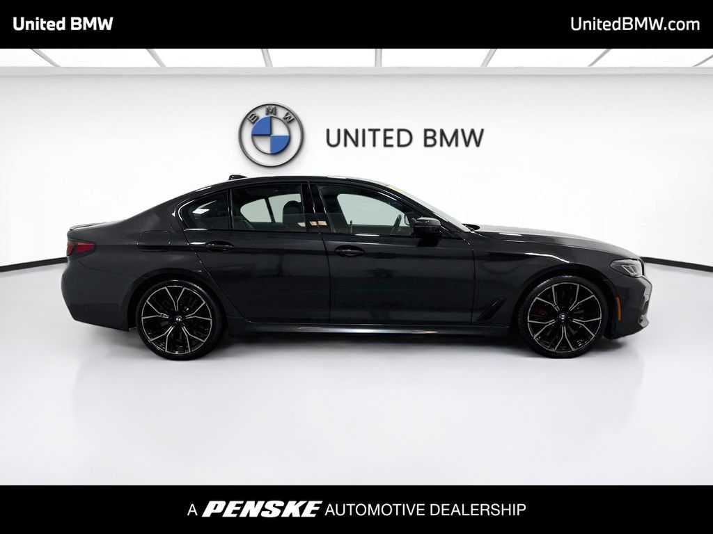 Used 2023 BMW 540i w/ M Sport Package RWD image 4