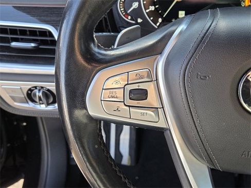 Used 2019 BMW 750i image 19