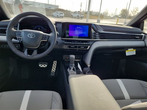 Certified 2025 Toyota Camry SE image 10