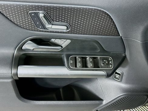 Used 2025 Mercedes-Benz GLA 250 image 15