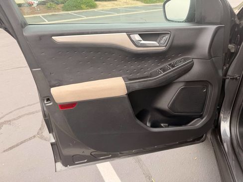 Used 2020 Ford Escape SE FWD image 24