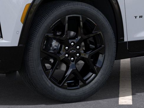 New 2026 Chevrolet Traverse RS w/ LPO, Floor Liner Package FWD image 34