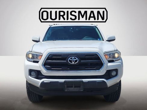 Certified 2016 Toyota Tacoma SR5 AWD/4WD image 7