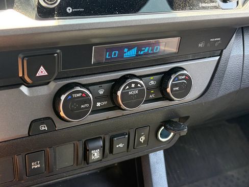 Used 2021 Toyota Tacoma TRD Off-Road RWD image 10