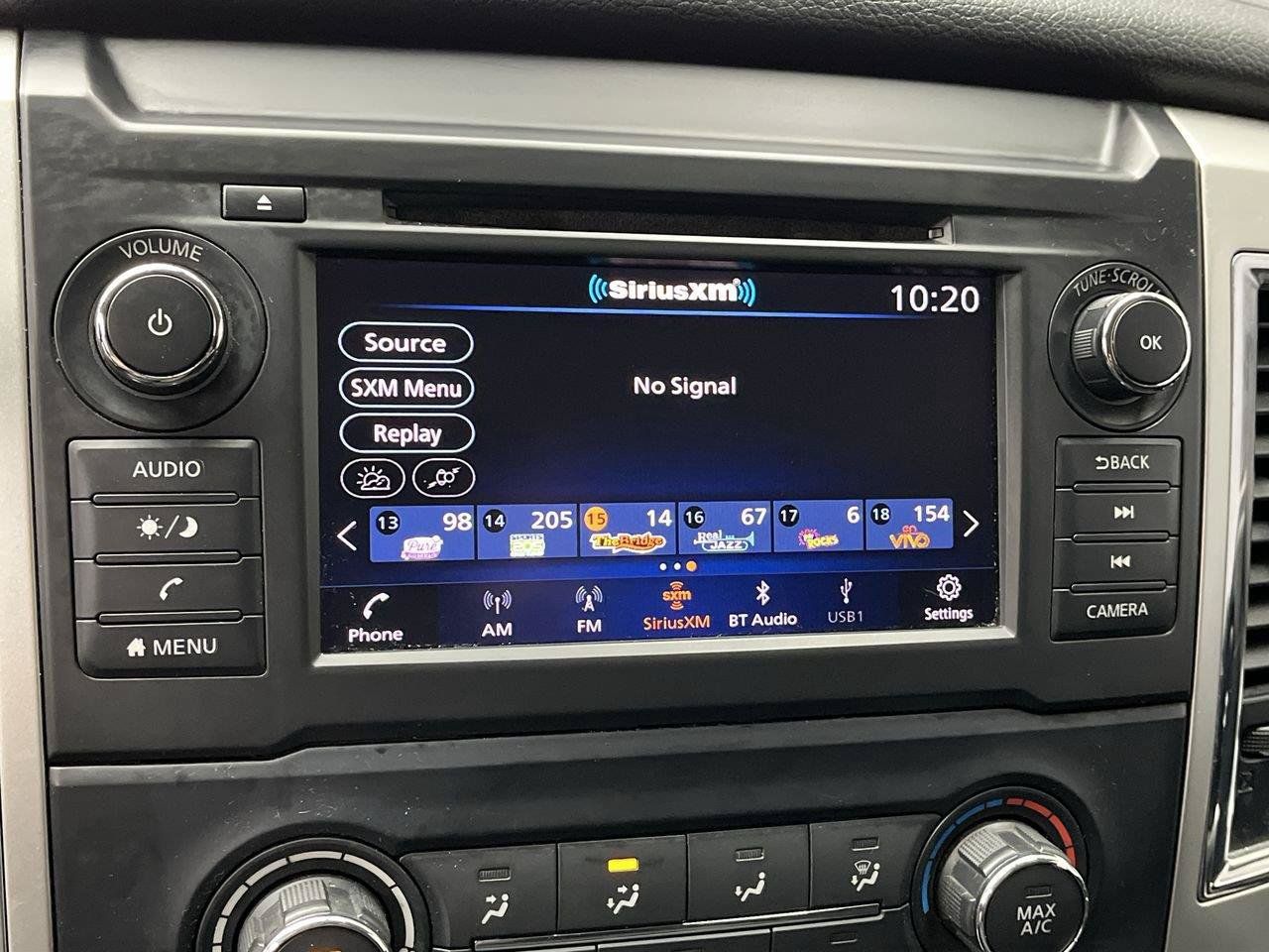 Used 2019 Nissan Titan SV AWD/4WD image 16