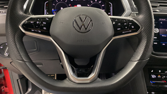 Used 2024 Volkswagen Tiguan SEL R-Line AWD/4WD image 16