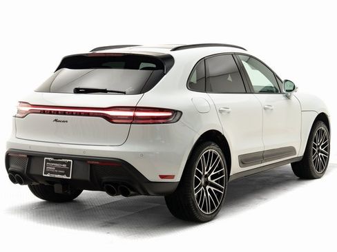 Used 2025 Porsche Macan image 34