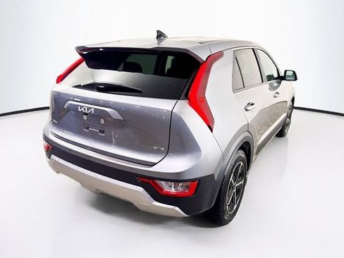 Used 2024 Kia Niro LX image 5