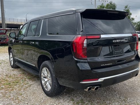 Used 2025 GMC Yukon XL Denali AWD/4WD image 13