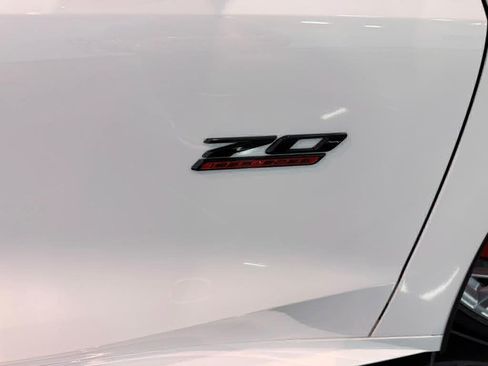 Used 2023 Chevrolet Corvette Stingray Premium Conv w/ Z51 Performance Package RWD image 44