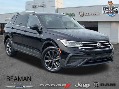 Used 2023 Volkswagen Tiguan SE w/ Panoramic Sunroof Package