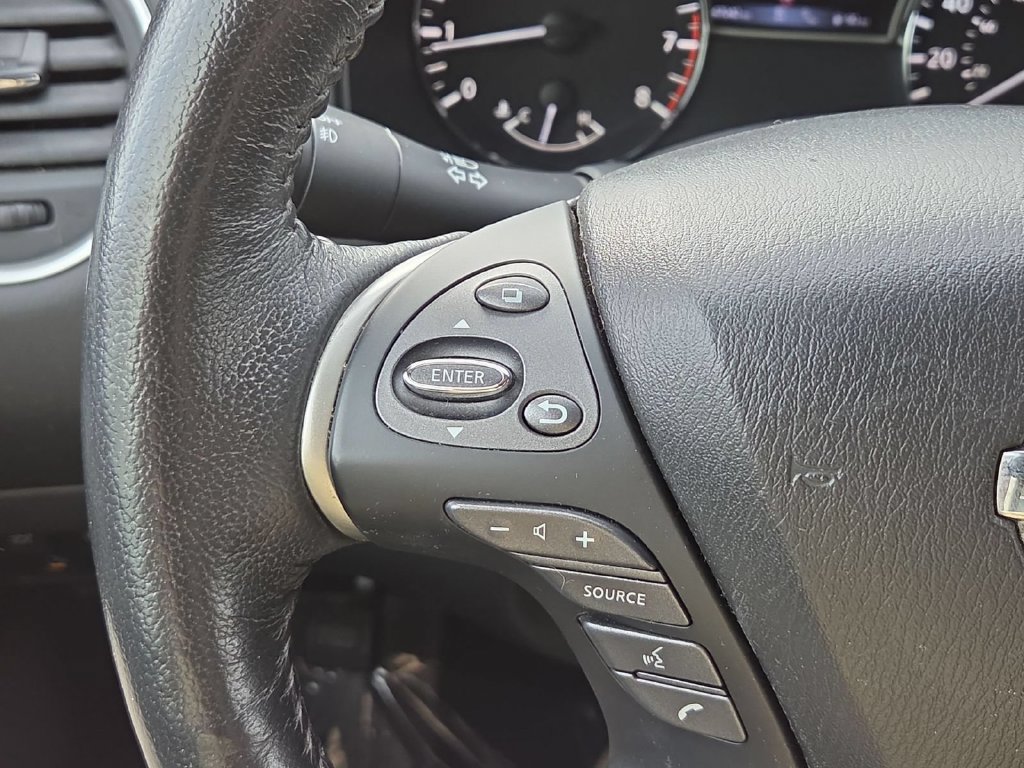 Used 2018 Nissan Pathfinder Platinum AWD/4WD image 19