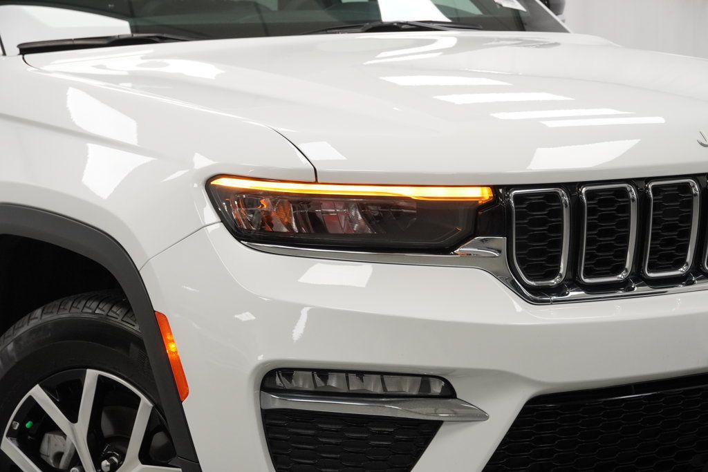 Certified 2025 Jeep Grand Cherokee Limited AWD/4WD image 9