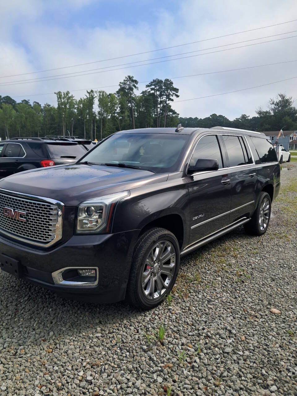 Used 2015 GMC Yukon XL Denali w/ Premium Package AWD/4WD image 1