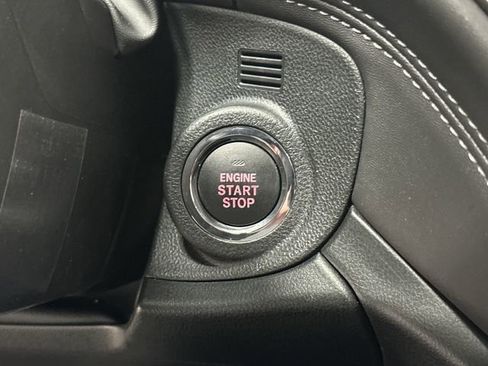 Used 2025 Subaru Outback Limited image 11