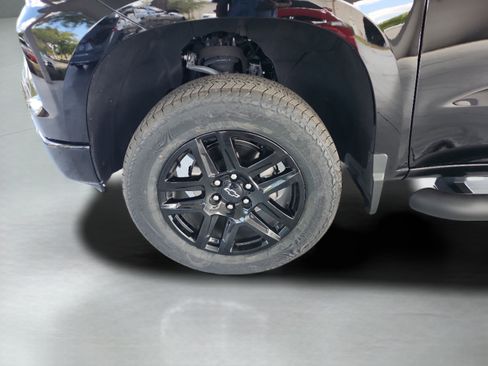 Used 2023 Chevrolet Silverado 1500 Custom Trail Boss AWD/4WD image 26