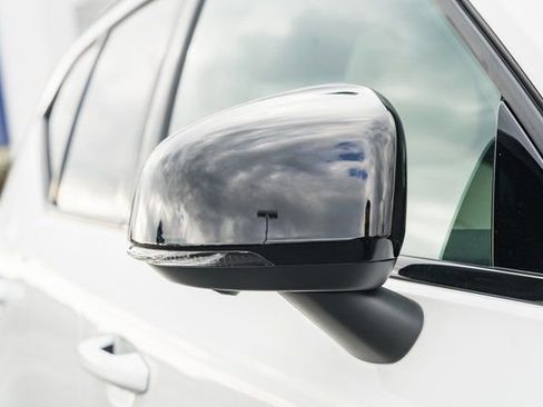 New 2026 Volvo XC40 B5 Ultra w/ Protection Package Premier image 17