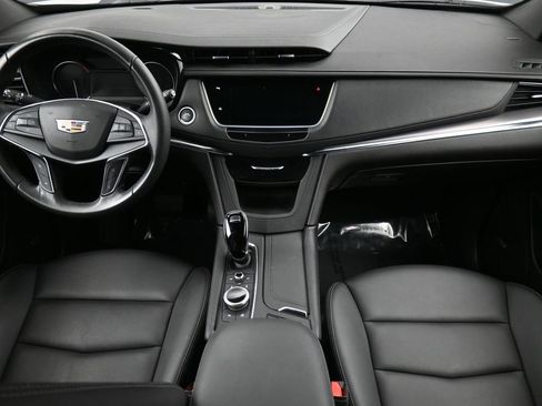 Used 2023 Cadillac XT5 Luxury image 4