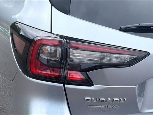 Used 2025 Subaru Outback Premium AWD/4WD image 30