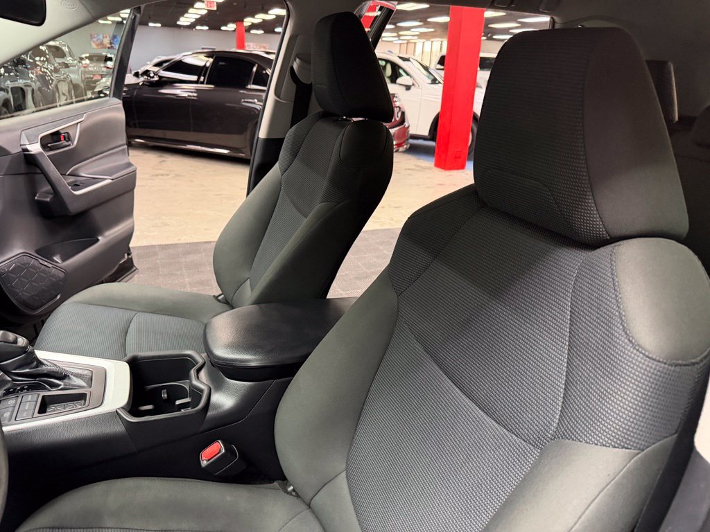 Used 2022 Toyota RAV4 LE FWD image 33