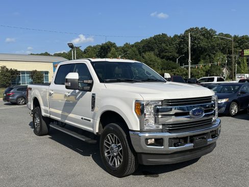 Used 2017 Ford F250 Lariat w/ Lariat Ultimate Package image 4