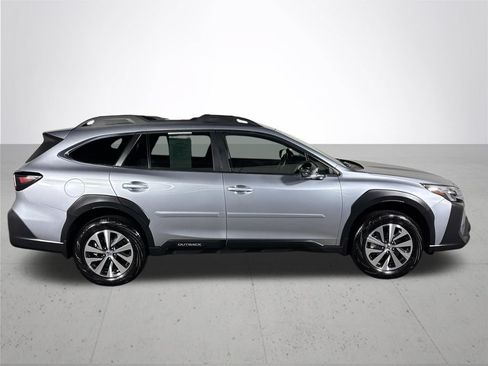 Certified 2025 Subaru Outback Premium AWD/4WD image 6