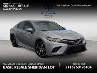Used 2018 Toyota Camry SE image 1