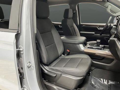 Used 2024 Chevrolet Silverado 1500 LT image 32