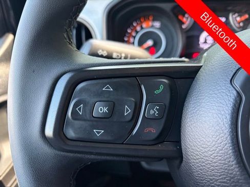 Used 2025 Jeep Wrangler Sport S AWD/4WD image 32