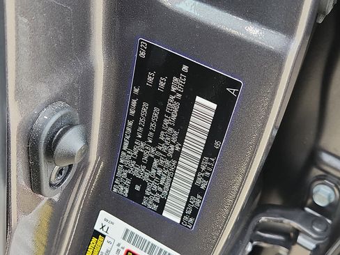 Used 2023 Toyota Highlander Platinum image 28