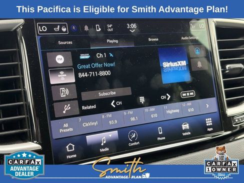 Used 2023 Chrysler Pacifica Touring-L image 15
