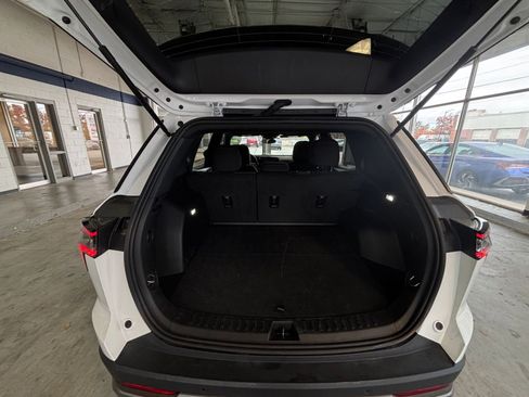 Used 2025 Chevrolet Equinox LT image 30