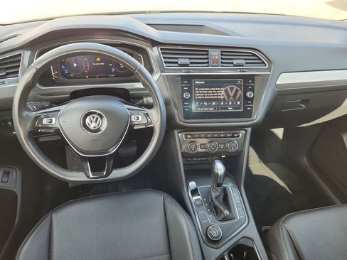 Used 2020 Volkswagen Tiguan SEL image 10