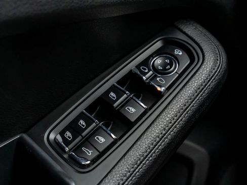 Used 2016 Porsche Macan S image 25