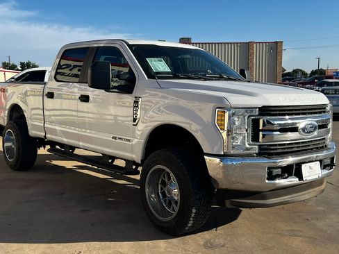 Used 2019 Ford F250 XL w/ STX Appearance Package AWD/4WD image 2