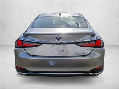 Used 2019 Lexus ES 300h image 7