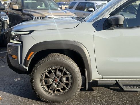 Used 2023 Nissan Frontier PRO-4X w/ Pro-4X Premium Package image 2