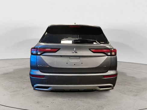 Used 2024 Mitsubishi Outlander SE image 5