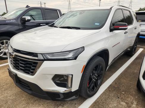 Used 2023 Chevrolet Traverse Premier w/ Redline Edition FWD image 3