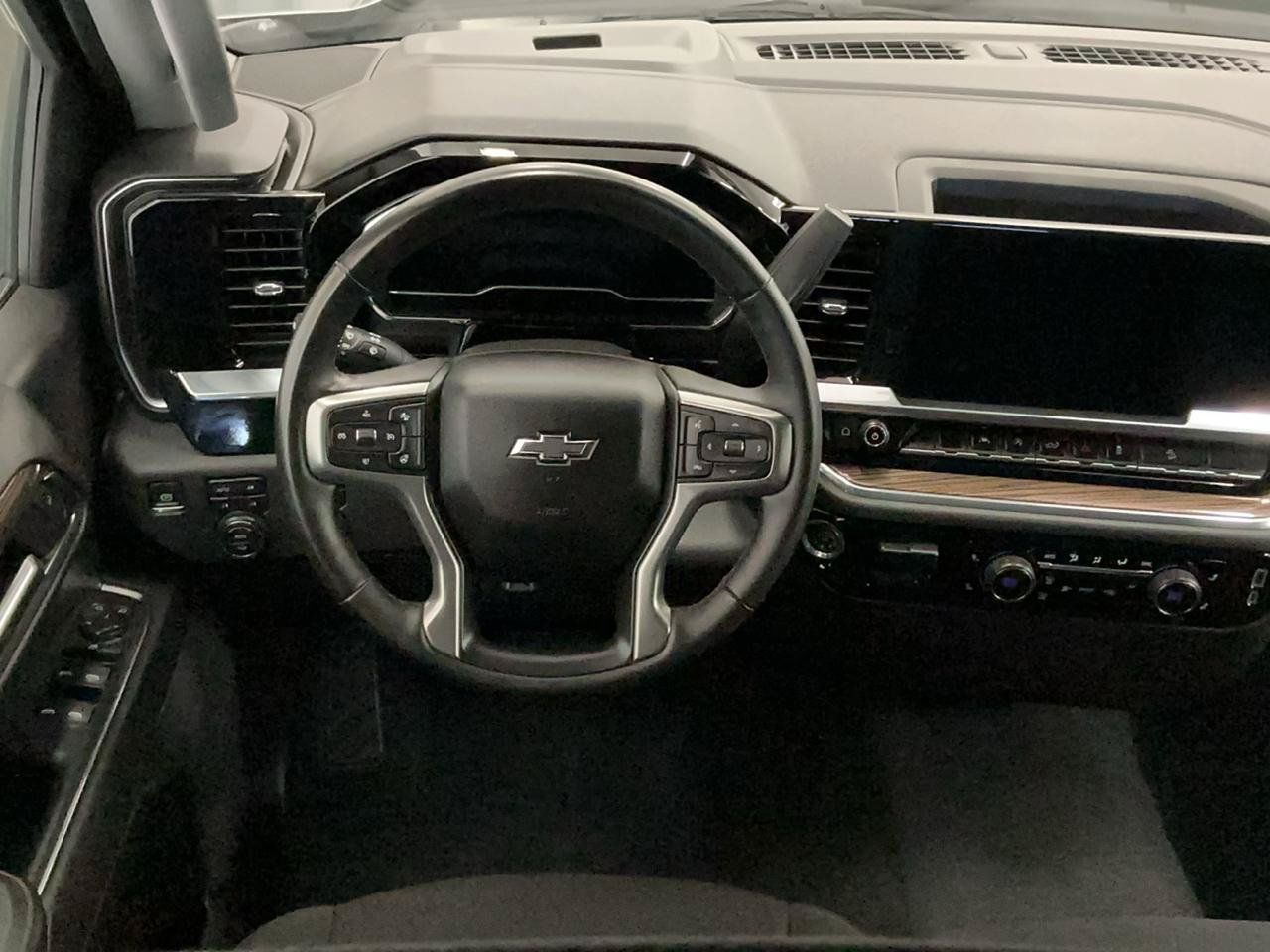 Used 2023 Chevrolet Silverado 1500 RST w/ Z71 Off-Road Package AWD/4WD image 13