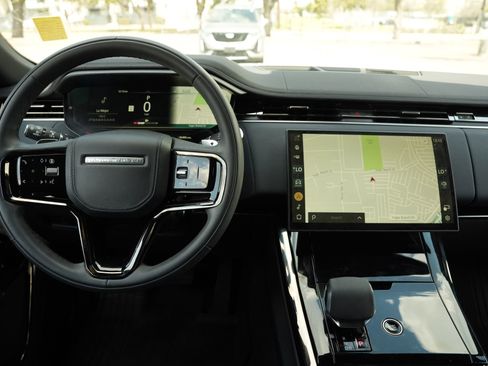 Used 2024 Land Rover Range Rover Sport SE image 9