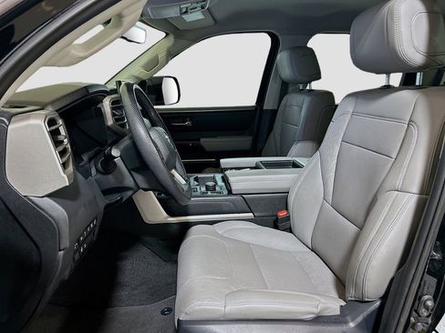Used 2024 Toyota Tundra Limited AWD/4WD image 18